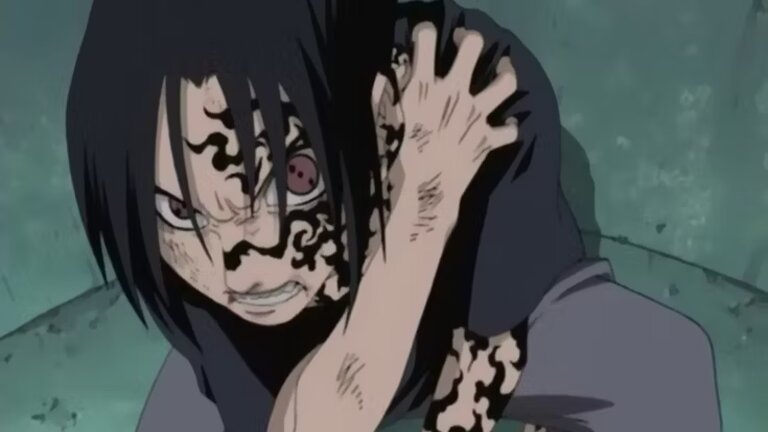 Sasuke com sua marca da maldição.
